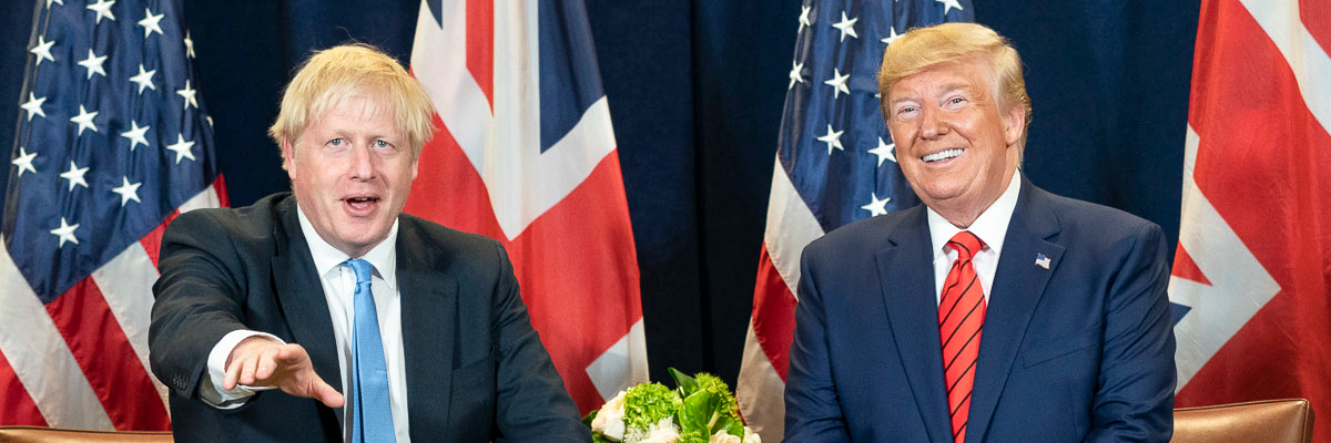 Der ehemalige Präsident Donald Trump mit dem ehemaligen Premierminister Boris Johnson